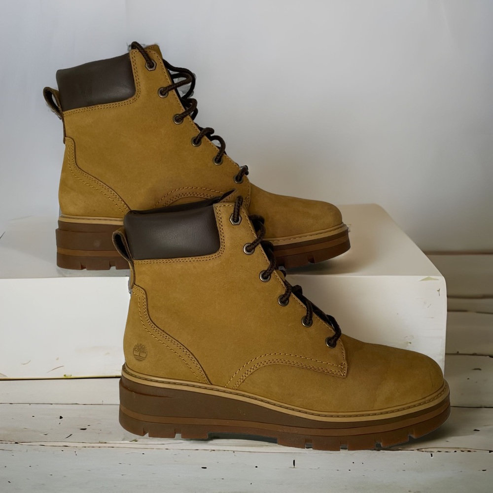 NEW Timberland Cheyenne Valley Hiking Boot- Women Size 10